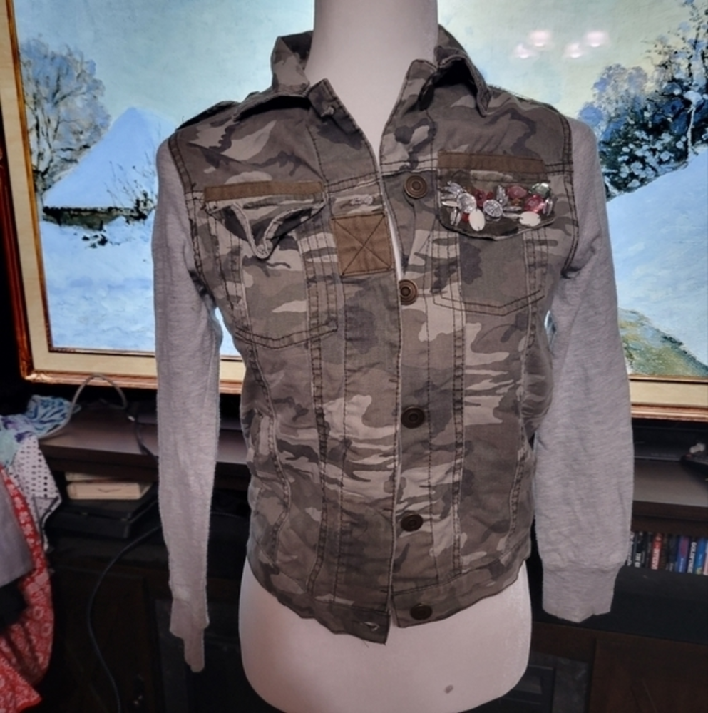 Dolled Up girls size medium‎ camo hoodie sweatshirt jacket